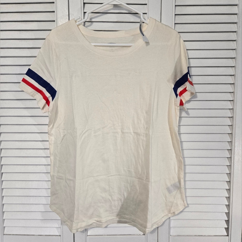 🟢 Cream T-Shirt with Striped Sleeves